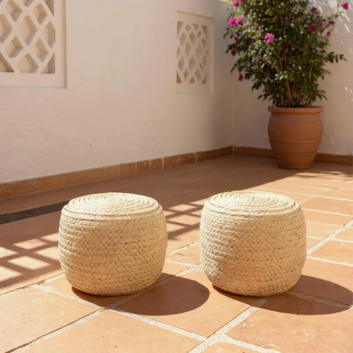 petit-pouf-raphia-tresse-naturel-artisanal
